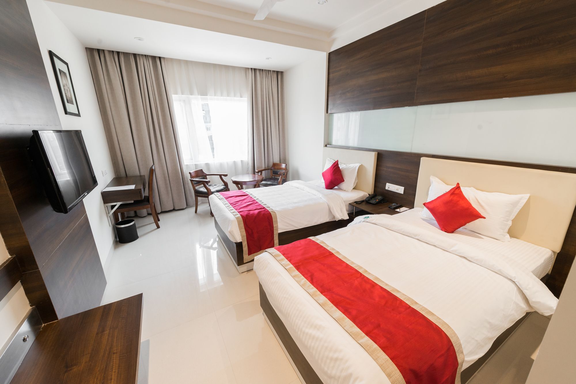 Park Continental Hotel 4*